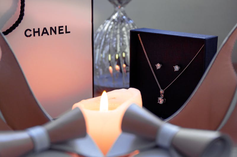 Emballage bijoux Cleor avec soin